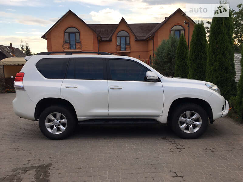 Внедорожник / Кроссовер Toyota Land Cruiser Prado 2011 в Харькове