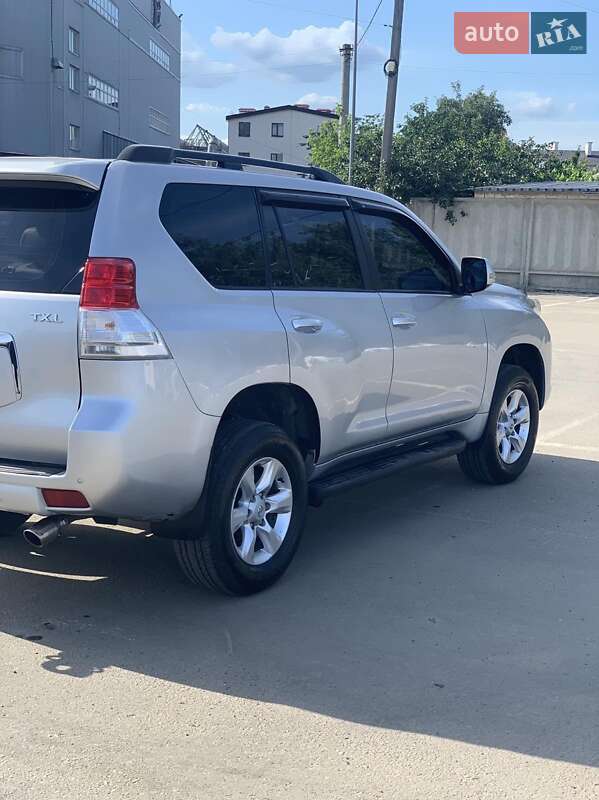 Внедорожник / Кроссовер Toyota Land Cruiser Prado 2010 в Харькове
