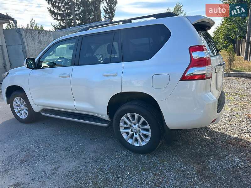Внедорожник / Кроссовер Toyota Land Cruiser Prado 2016 в Романове