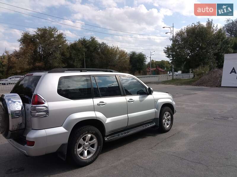 Внедорожник / Кроссовер Toyota Land Cruiser Prado 2005 в Днепре