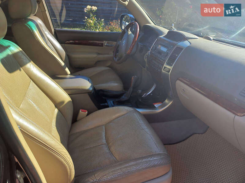 Позашляховик / Кросовер Toyota Land Cruiser Prado 2007 в Обухові