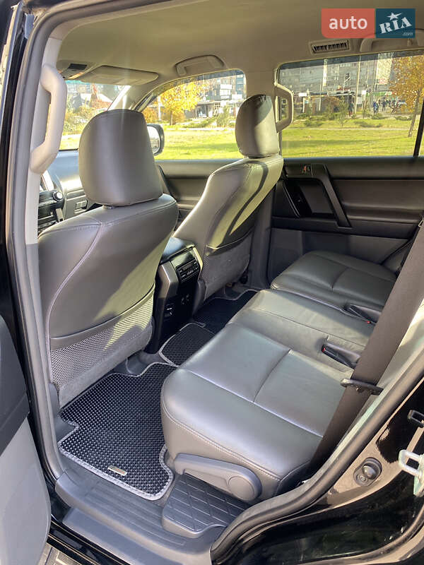 Внедорожник / Кроссовер Toyota Land Cruiser Prado 2010 в Днепре