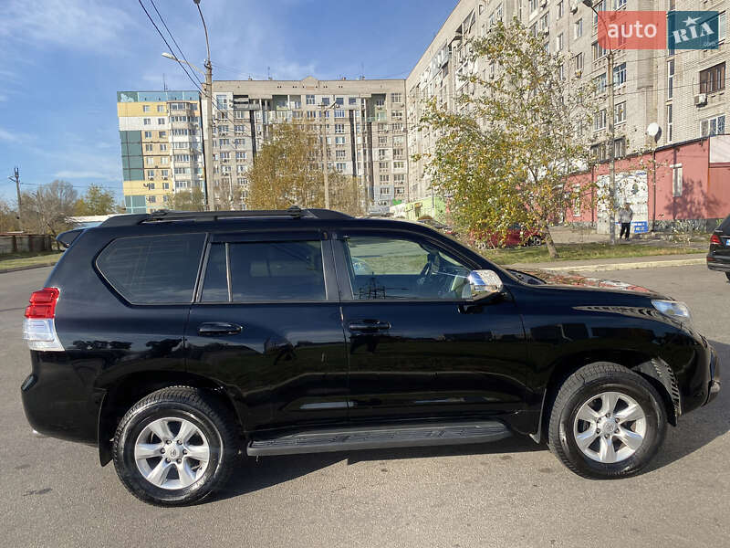 Внедорожник / Кроссовер Toyota Land Cruiser Prado 2010 в Днепре