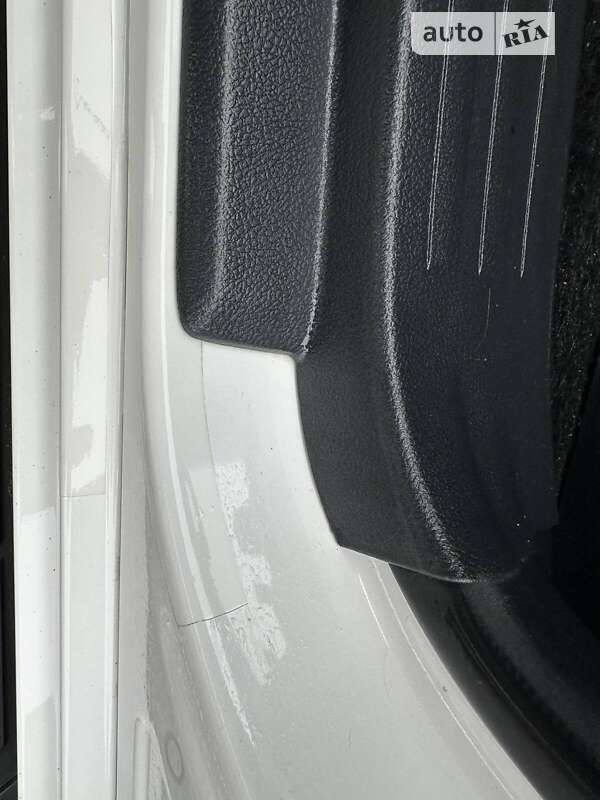 Позашляховик / Кросовер Toyota Land Cruiser Prado 2017 в Дніпрі фото 11 Позашляховик / Кросовер Toyota Land Cruiser Prado 2017 в Дніпрі