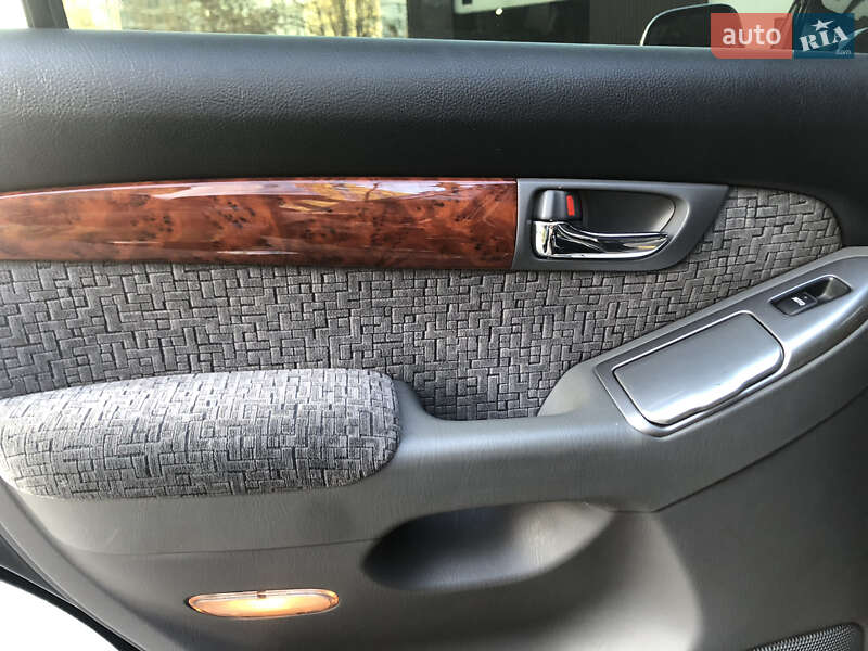 Позашляховик / Кросовер Toyota Land Cruiser Prado 2006 в Києві