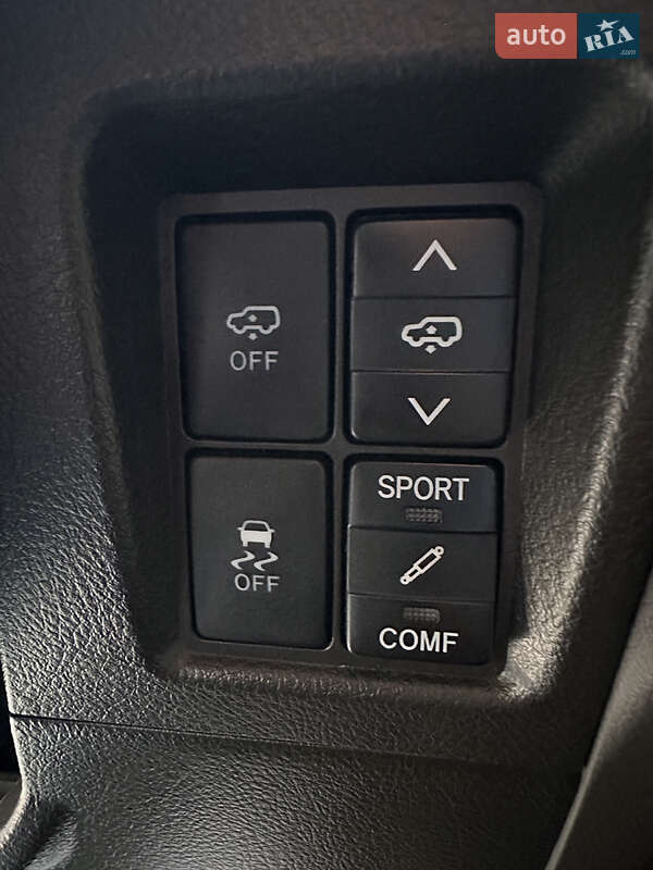 Позашляховик / Кросовер Toyota Land Cruiser Prado 2010 в Ужгороді