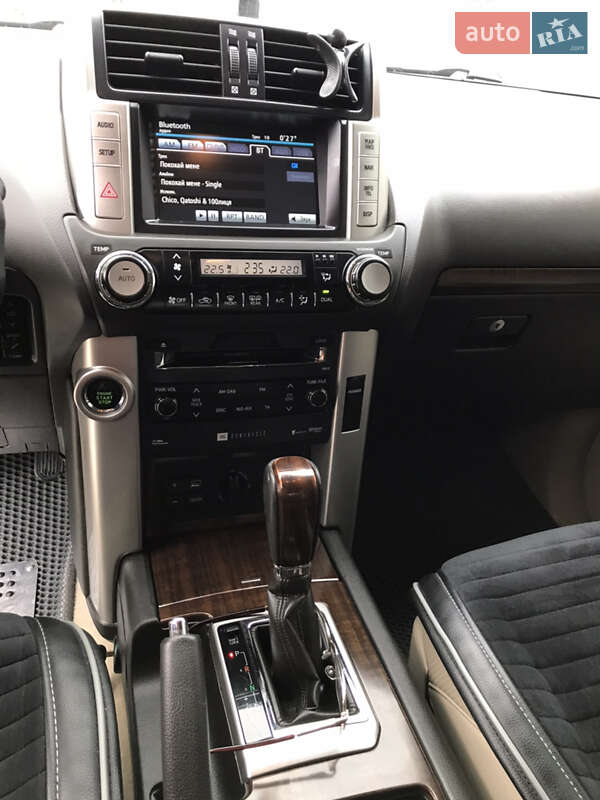 Позашляховик / Кросовер Toyota Land Cruiser Prado 2010 в Ужгороді