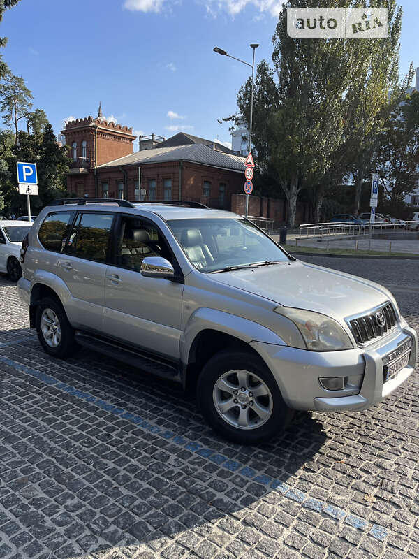 Позашляховик / Кросовер Toyota Land Cruiser Prado 2006 в Дніпрі