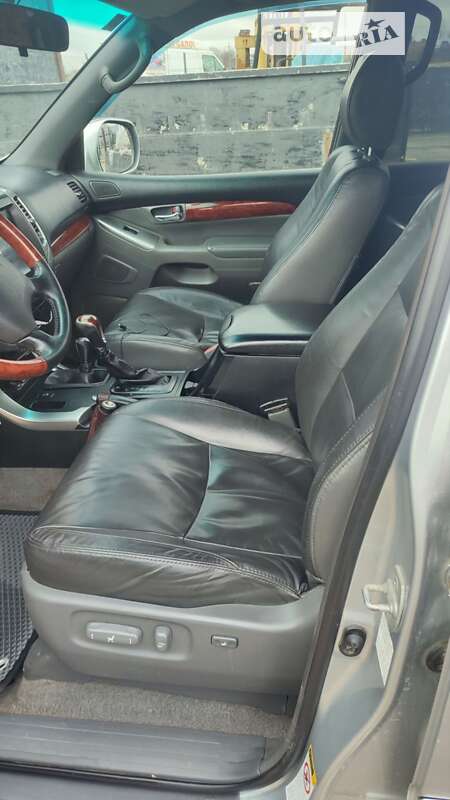 Позашляховик / Кросовер Toyota Land Cruiser Prado 2004 в Львові