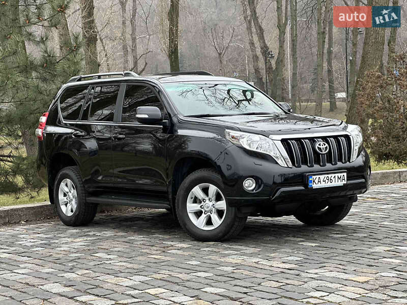Внедорожник / Кроссовер Toyota Land Cruiser Prado 2016 в Сваляве