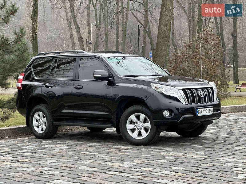Внедорожник / Кроссовер Toyota Land Cruiser Prado 2016 в Сваляве