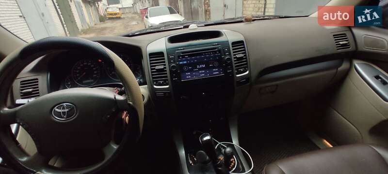 Внедорожник / Кроссовер Toyota Land Cruiser Prado 2004 в Киеве