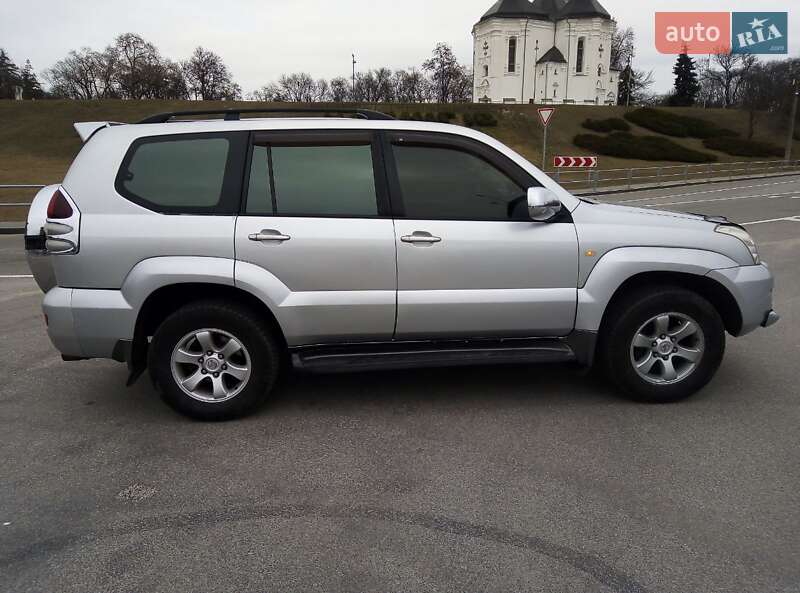 Позашляховик / Кросовер Toyota Land Cruiser Prado 2005 в Чернігові