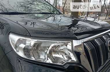 Позашляховик / Кросовер Toyota Land Cruiser Prado 2017 в Хмільнику