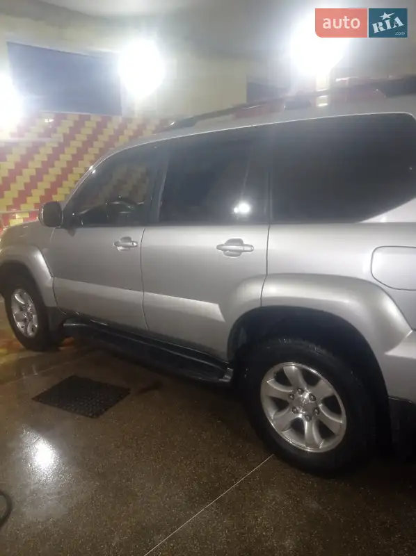 Позашляховик / Кросовер Toyota Land Cruiser Prado 2005 в 