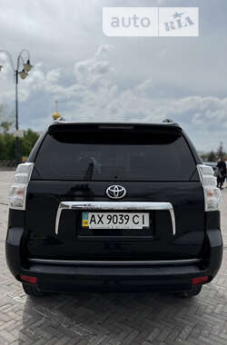 Внедорожник / Кроссовер Toyota Land Cruiser Prado 2011 в Харькове