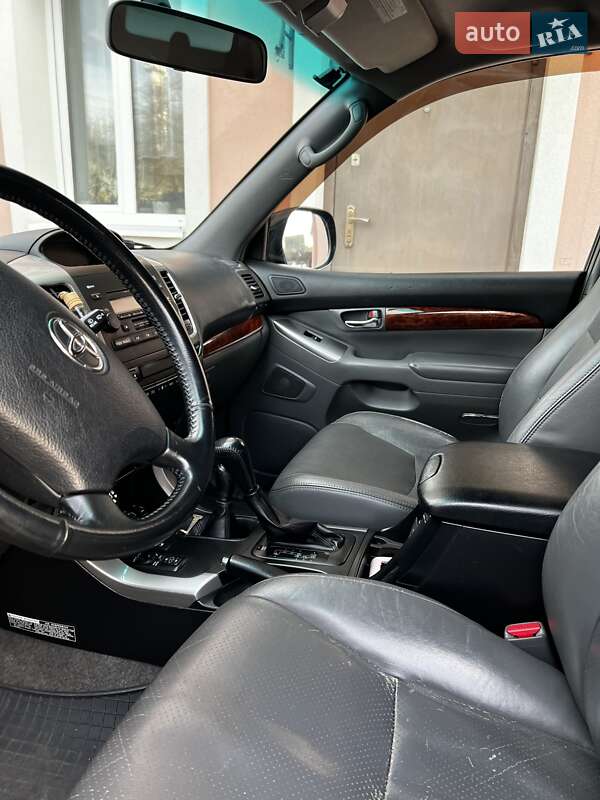 Внедорожник / Кроссовер Toyota Land Cruiser Prado 2006 в Богуславе