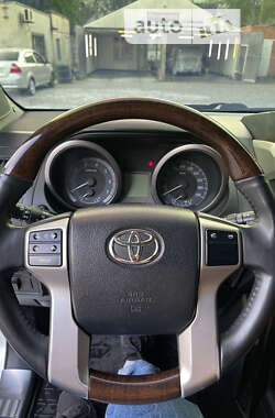 Внедорожник / Кроссовер Toyota Land Cruiser Prado 2013 в Днепре