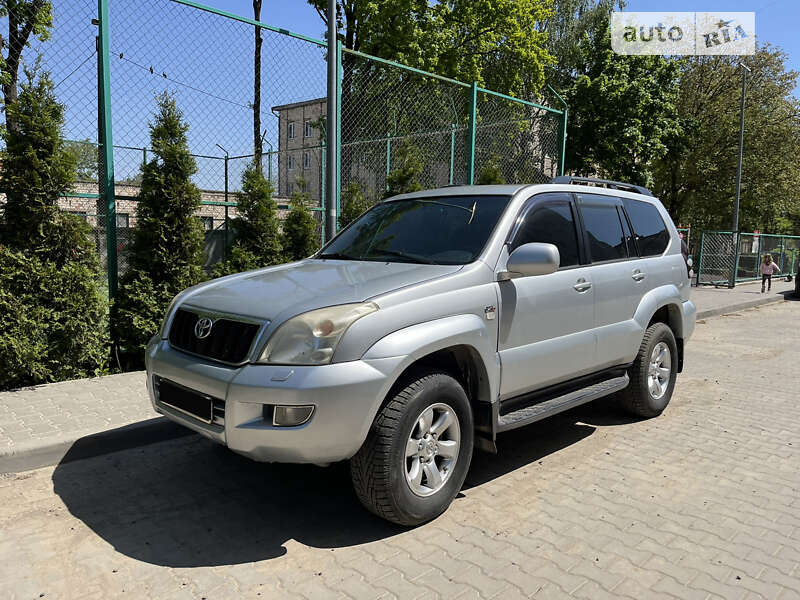 Внедорожник / Кроссовер Toyota Land Cruiser Prado 2004 в Черновцах