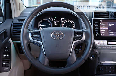 Позашляховик / Кросовер Toyota Land Cruiser Prado 2020 в Рівному