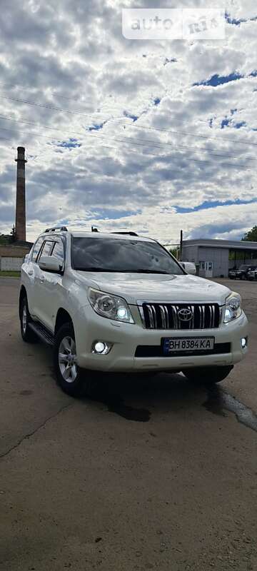 Внедорожник / Кроссовер Toyota Land Cruiser Prado 2011 в Подольске