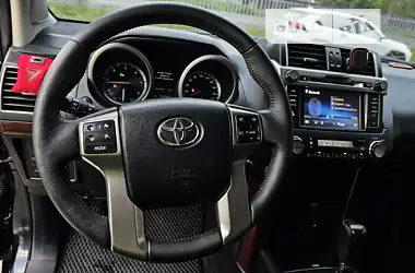 Toyota Land Cruiser Prado 2013
