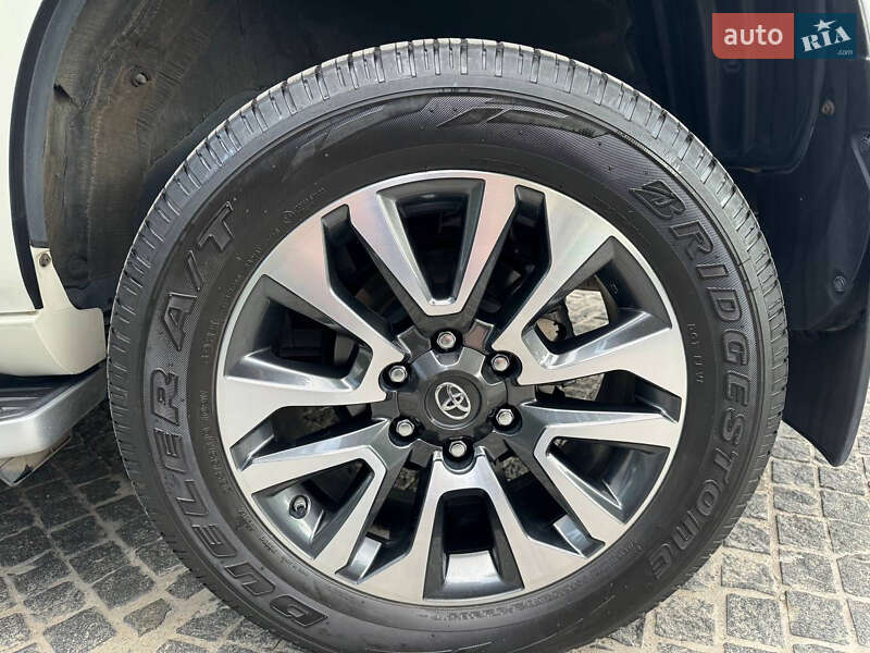 Внедорожник / Кроссовер Toyota Land Cruiser Prado 2022 в Днепре