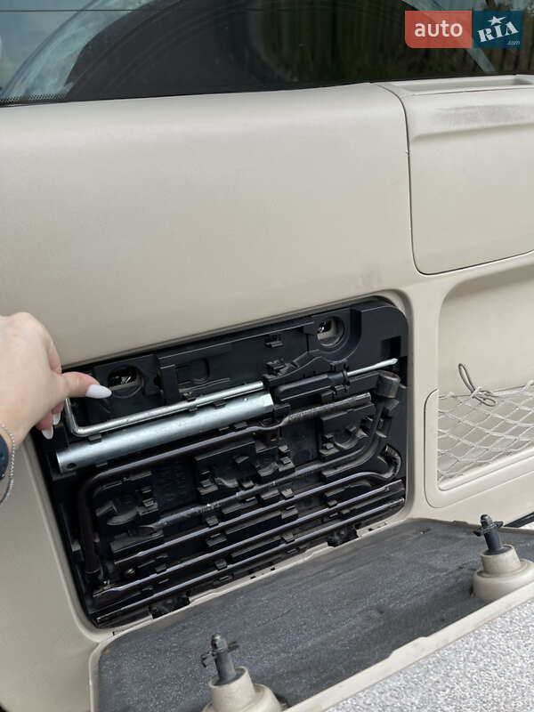 Внедорожник / Кроссовер Toyota Land Cruiser Prado 2004 в Днепре