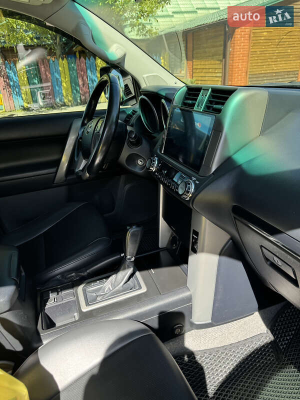 Позашляховик / Кросовер Toyota Land Cruiser Prado 2010 в Подільську
