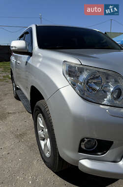 Внедорожник / Кроссовер Toyota Land Cruiser Prado 2010 в 