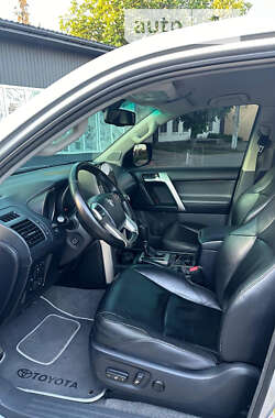 Внедорожник / Кроссовер Toyota Land Cruiser Prado 2010 в 
