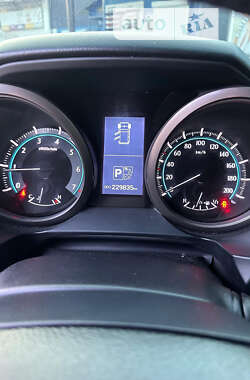 Внедорожник / Кроссовер Toyota Land Cruiser Prado 2010 в 