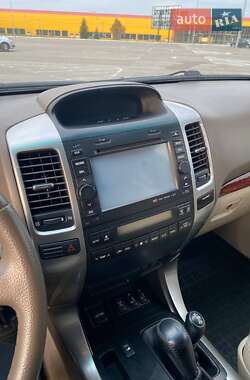 Внедорожник / Кроссовер Toyota Land Cruiser Prado 2007 в 
