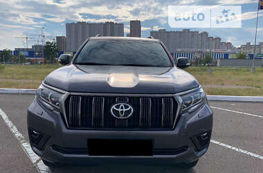 Позашляховик / Кросовер Toyota Land Cruiser Prado 2022 в Києві