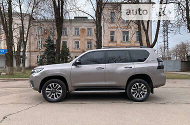 Позашляховик / Кросовер Toyota Land Cruiser Prado 2022 в Києві