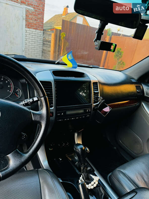 Внедорожник / Кроссовер Toyota Land Cruiser Prado 2005 в Ахтырке