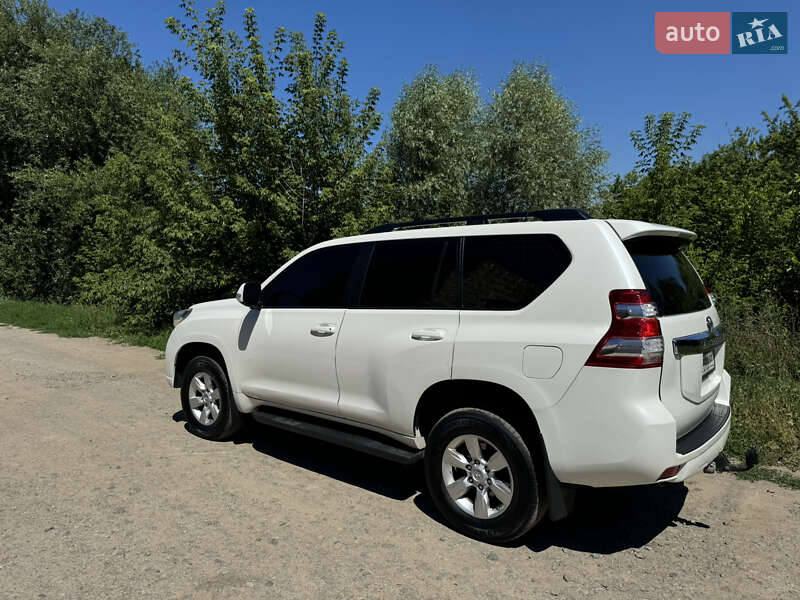 Toyota Land Cruiser Prado 2014