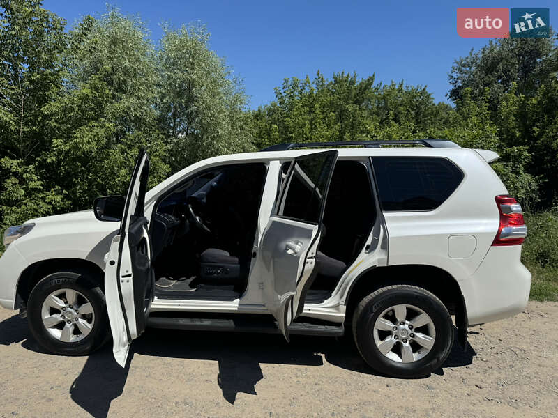 Внедорожник / Кроссовер Toyota Land Cruiser Prado 2014 в Харькове
