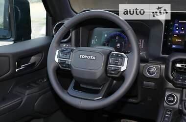 Внедорожник / Кроссовер Toyota Land Cruiser Prado 2024 в 