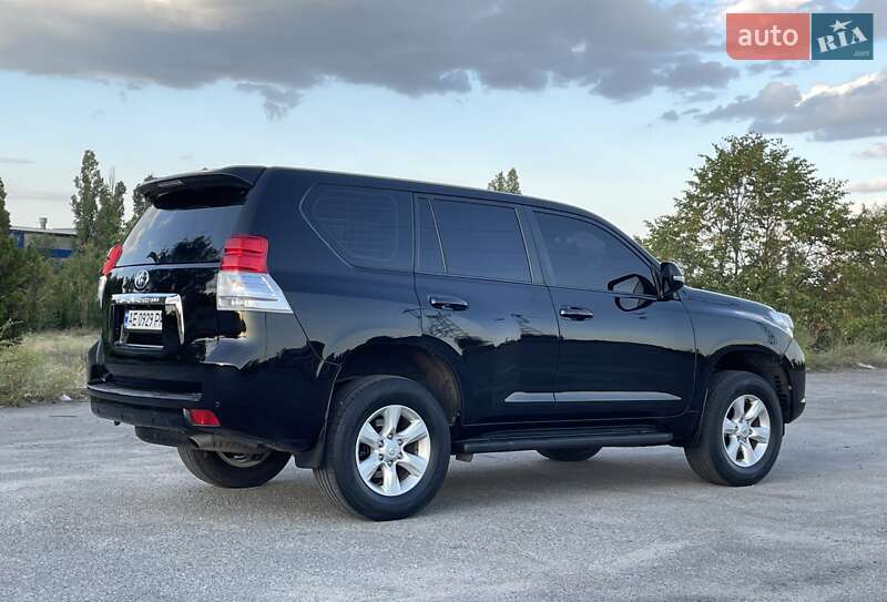 Внедорожник / Кроссовер Toyota Land Cruiser Prado 2010 в Днепре