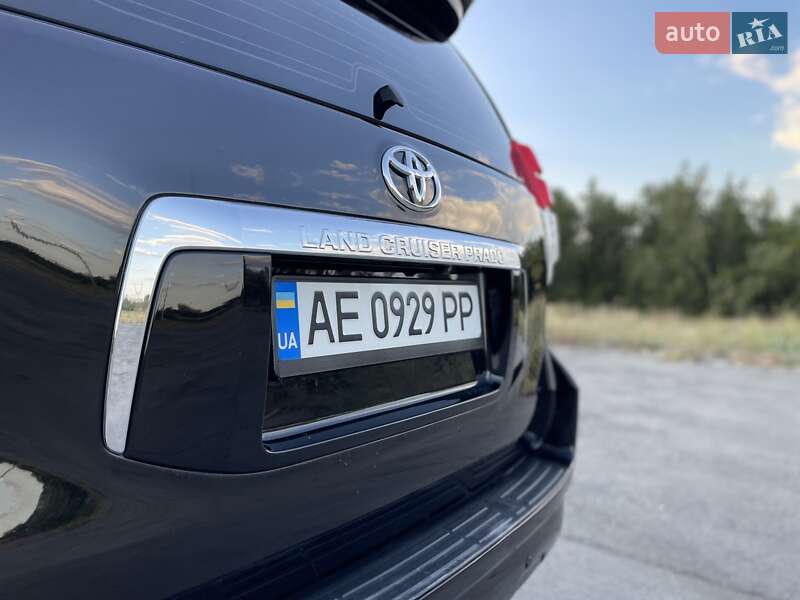 Внедорожник / Кроссовер Toyota Land Cruiser Prado 2010 в Днепре