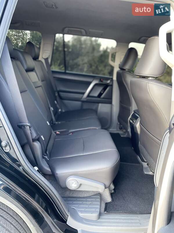 Внедорожник / Кроссовер Toyota Land Cruiser Prado 2010 в Днепре