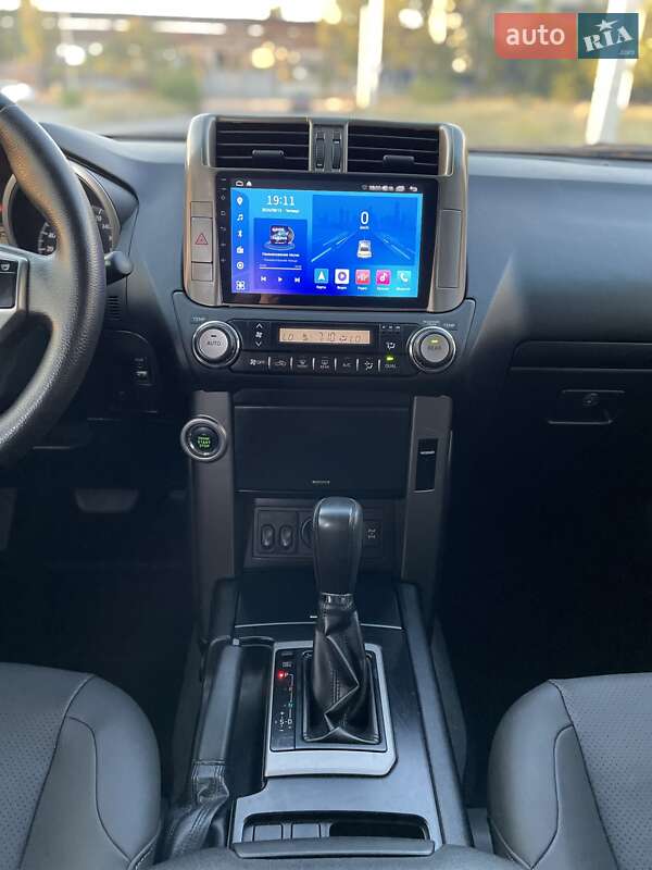 Внедорожник / Кроссовер Toyota Land Cruiser Prado 2010 в Днепре