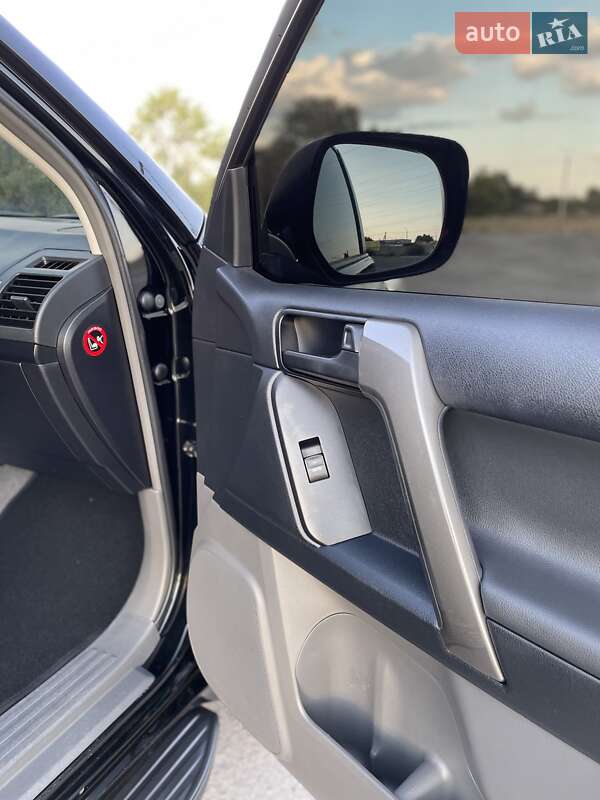 Внедорожник / Кроссовер Toyota Land Cruiser Prado 2010 в Днепре