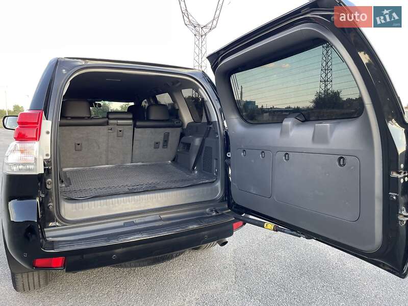 Внедорожник / Кроссовер Toyota Land Cruiser Prado 2010 в Днепре