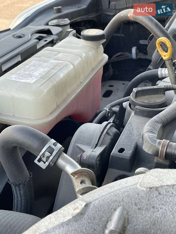 Внедорожник / Кроссовер Toyota Land Cruiser Prado 2010 в Днепре