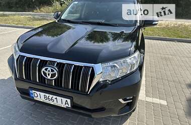 Позашляховик / Кросовер Toyota Land Cruiser Prado 2017 в 