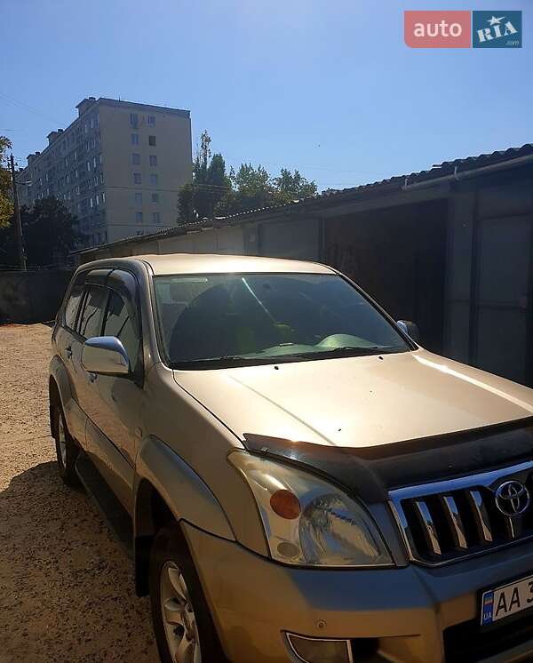 Позашляховик / Кросовер Toyota Land Cruiser Prado 2004 в Києві