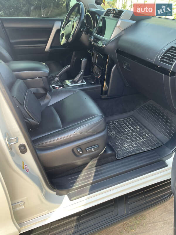 Внедорожник / Кроссовер Toyota Land Cruiser Prado 2015 в Харькове фото 22 Внедорожник / Кроссовер Toyota Land Cruiser Prado 2015 в Харькове