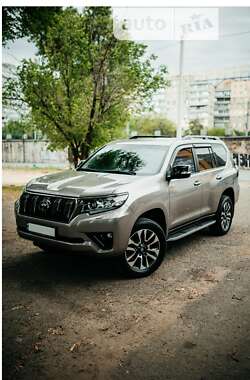 Позашляховик / Кросовер Toyota Land Cruiser Prado 2021 в Дніпрі